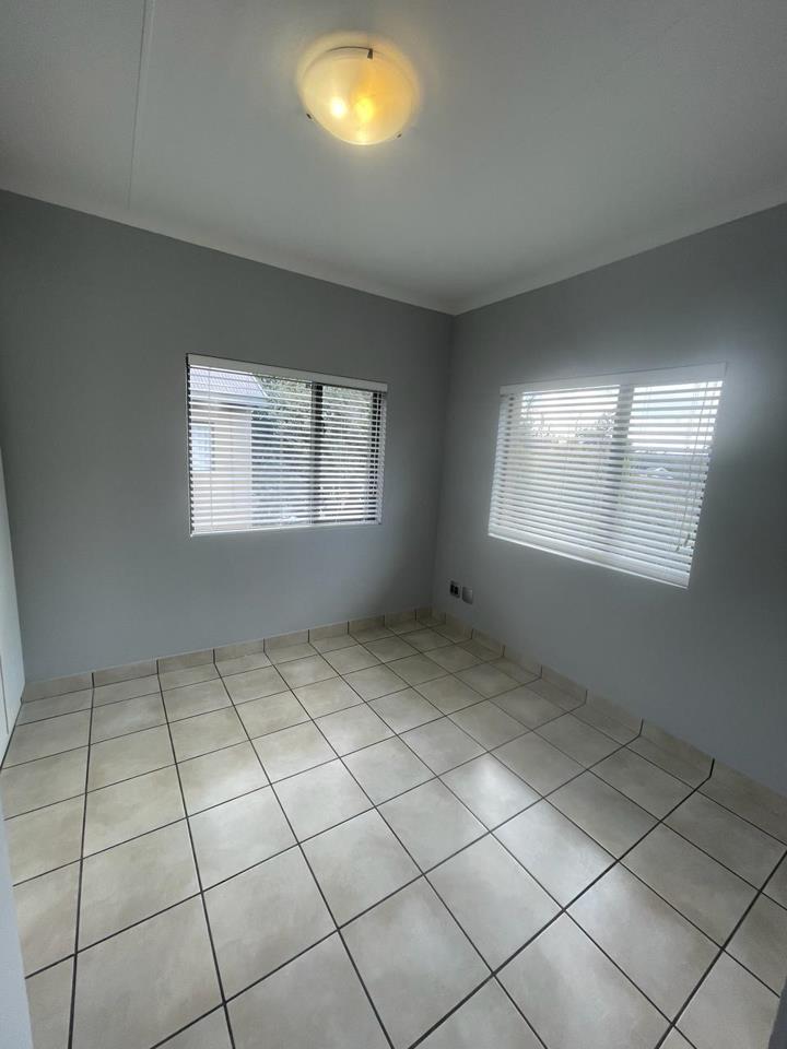 2 Bedroom Property for Sale in Die Bult Western Cape